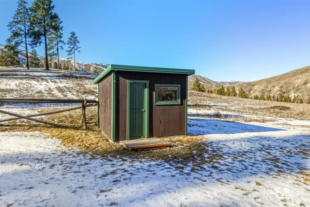 154 Bertie Lord Lane Conner MT 59827