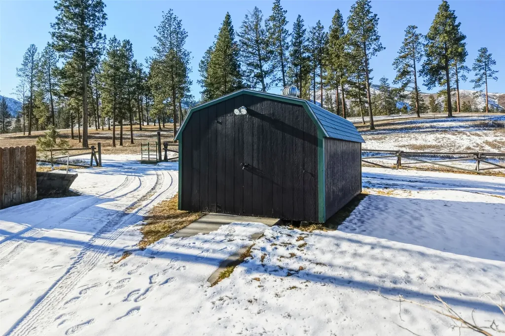 154 Bertie Lord Lane Conner MT 59827