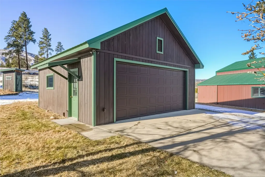 154 Bertie Lord Lane Conner MT 59827