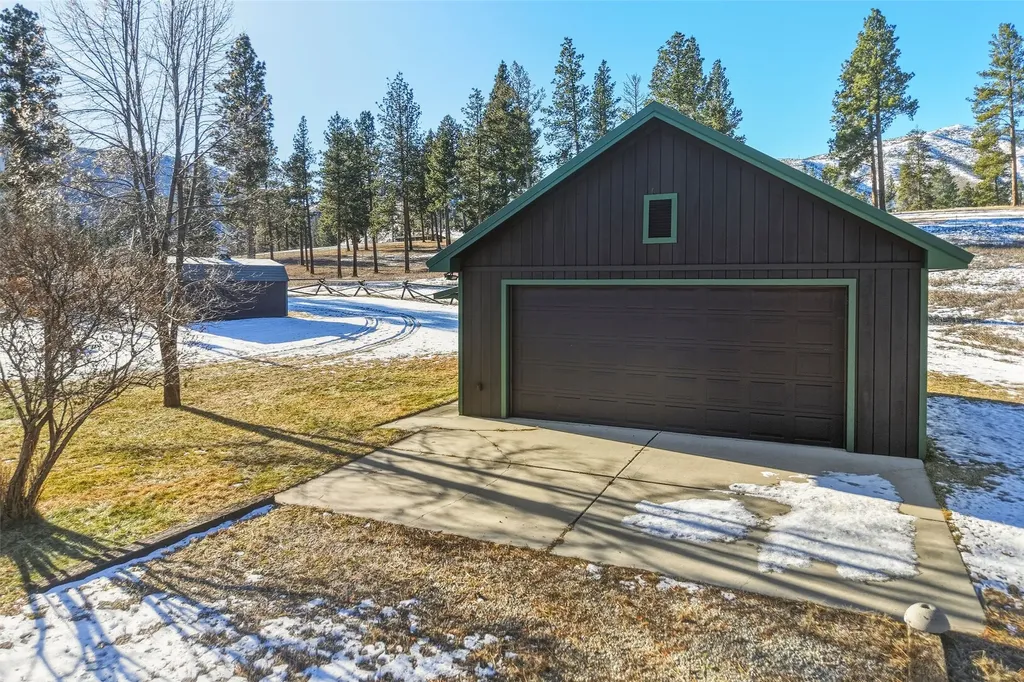 154 Bertie Lord Lane Conner MT 59827