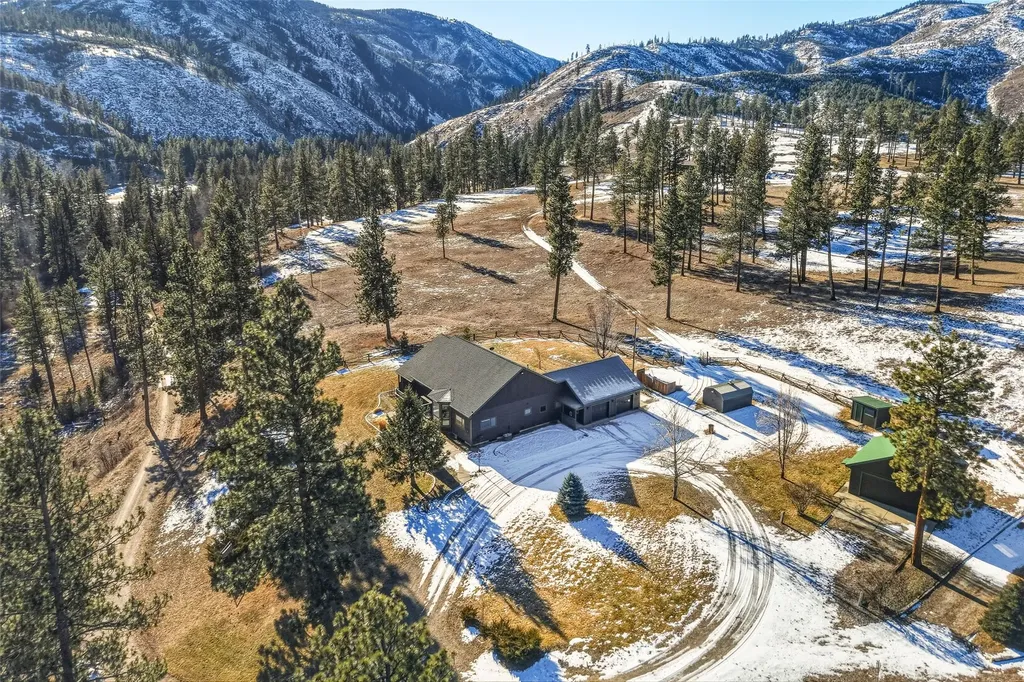 154 Bertie Lord Lane Conner MT 59827