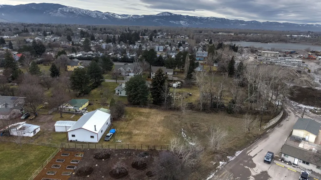 1810 1/2 River Road Missoula MT 59801