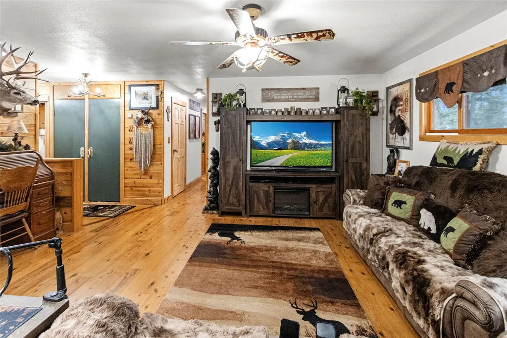 33011 Snyder Hill Lane Ronan MT 59864