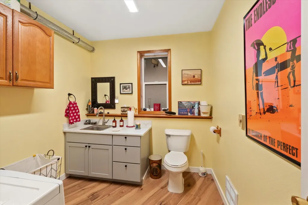 1720 River Road Troy MT 59935