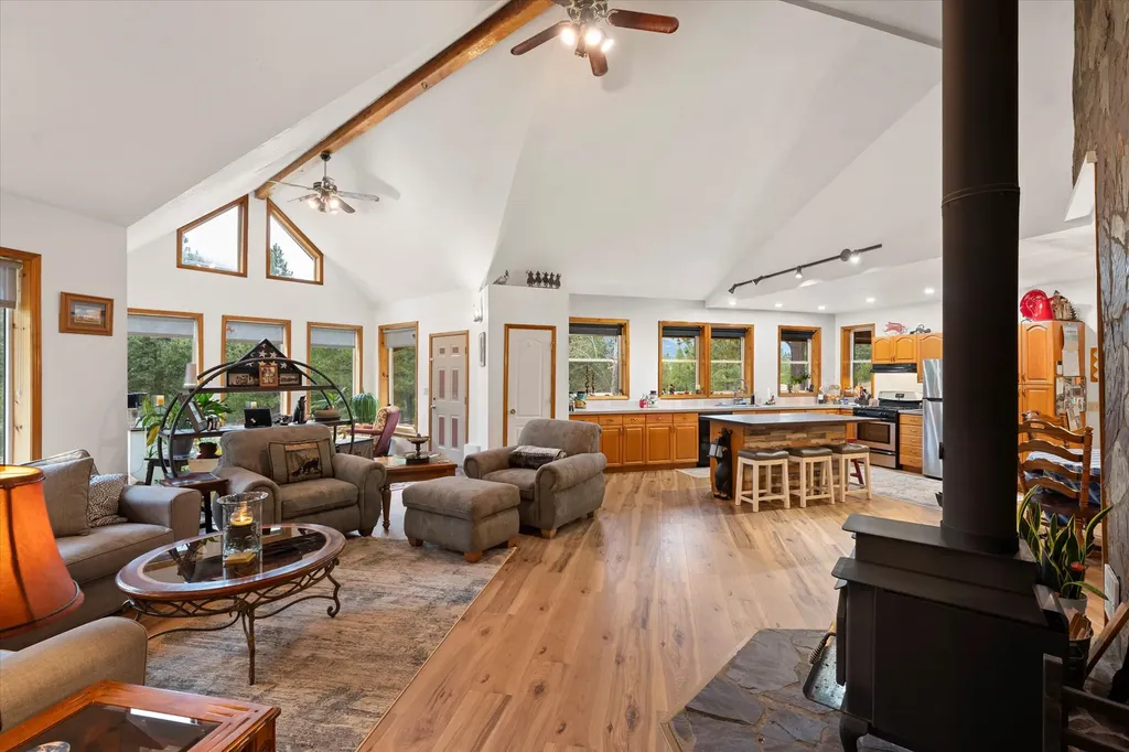 1720 River Road Troy MT 59935