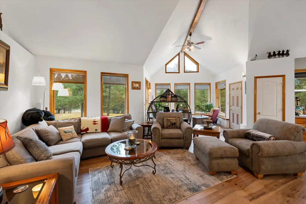 1720 River Road Troy MT 59935