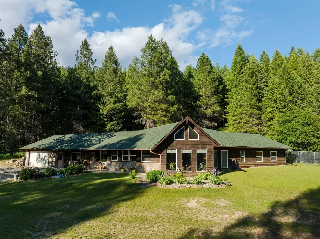 1720 River Road Troy MT 59935
