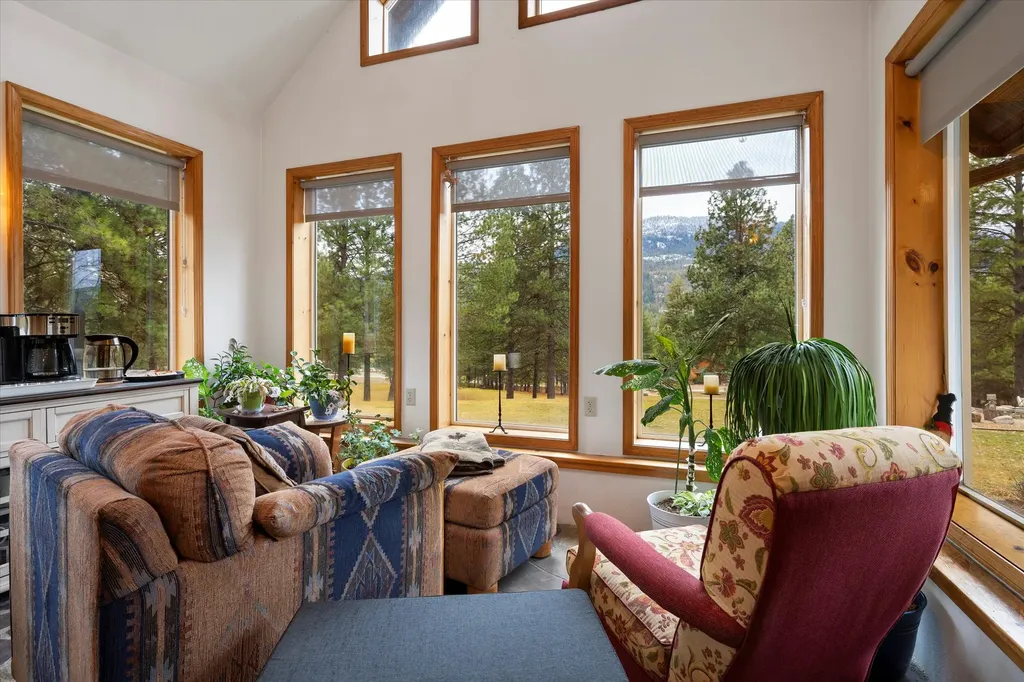 1720 River Road Troy MT 59935
