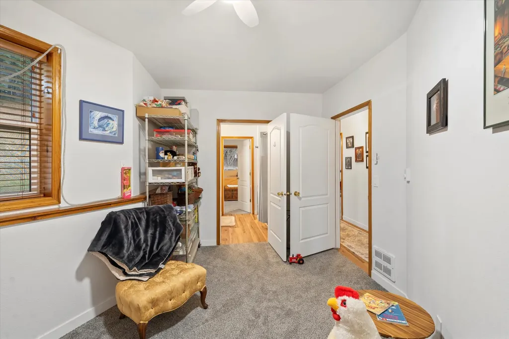 1720 River Road Troy MT 59935