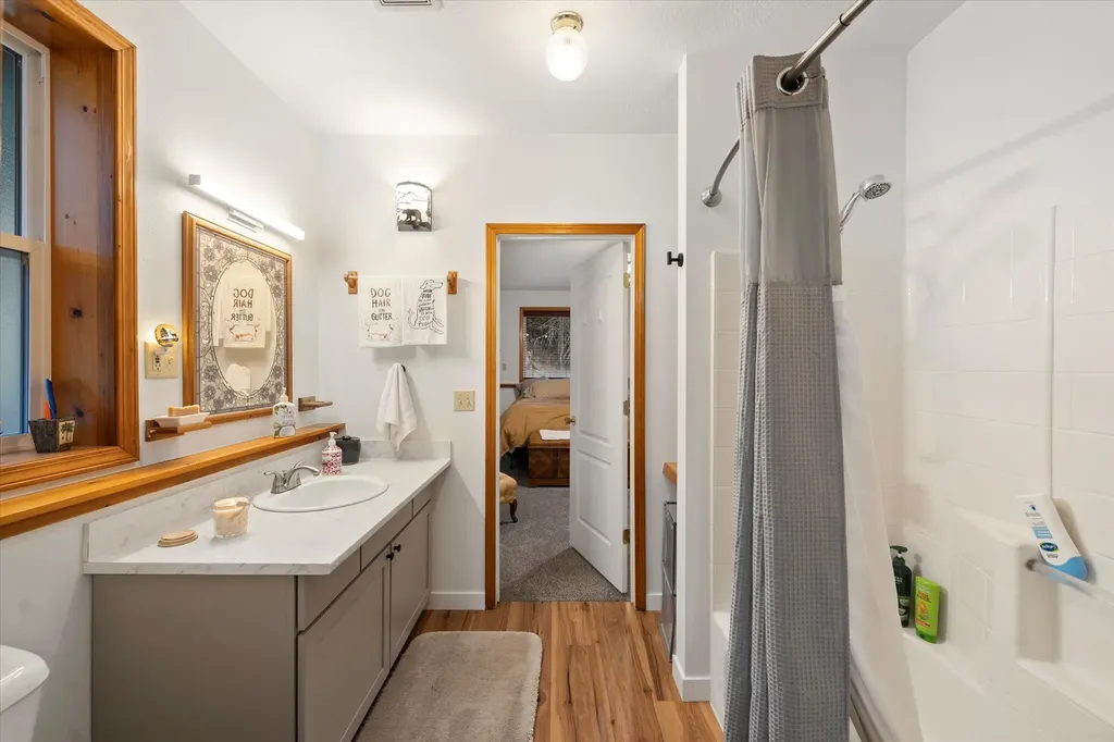 1720 River Road Troy MT 59935