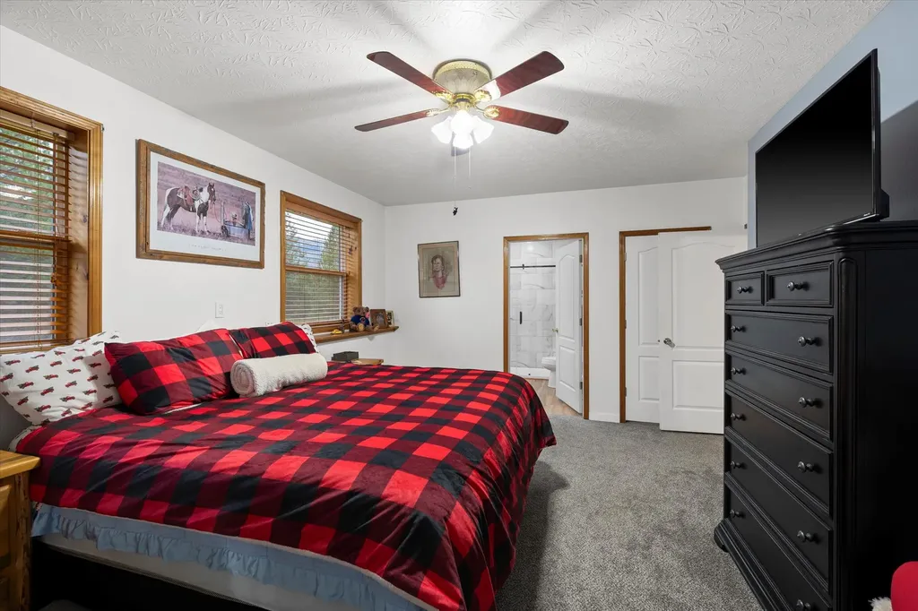 1720 River Road Troy MT 59935