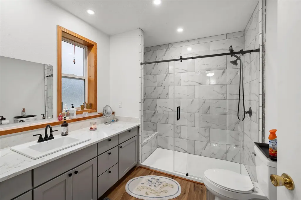 1720 River Road Troy MT 59935