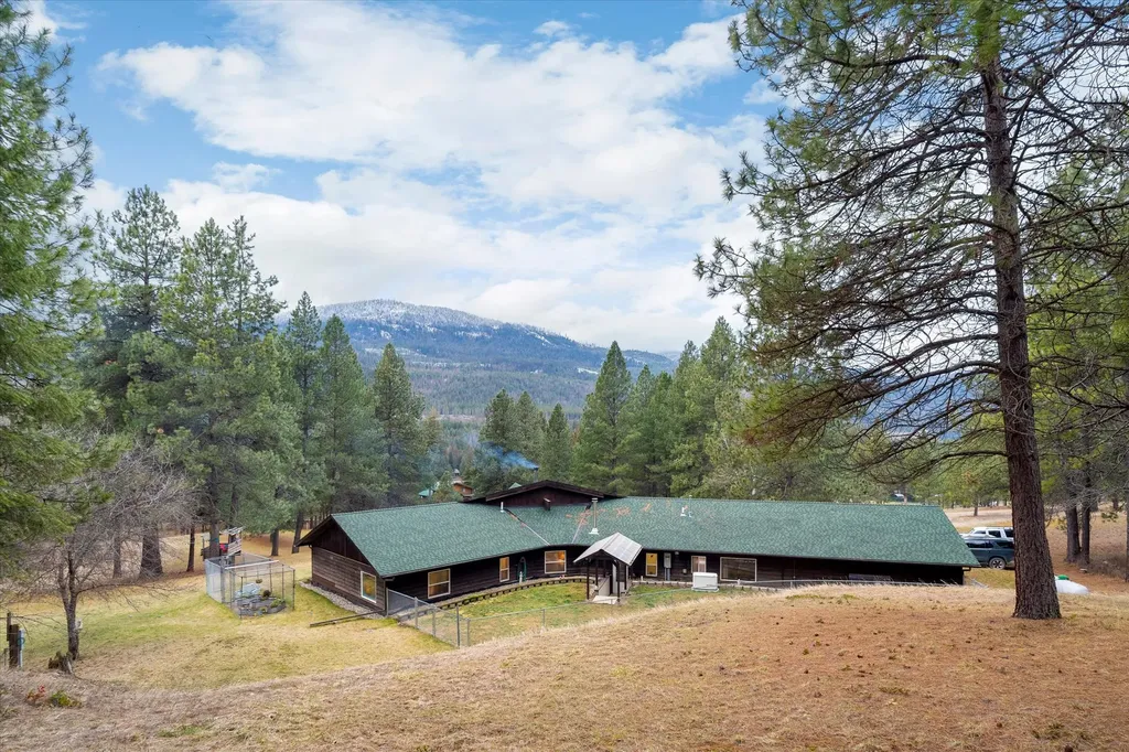 1720 River Road Troy MT 59935