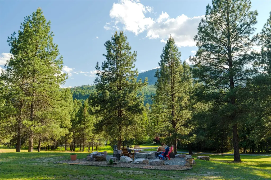 1720 River Road Troy MT 59935