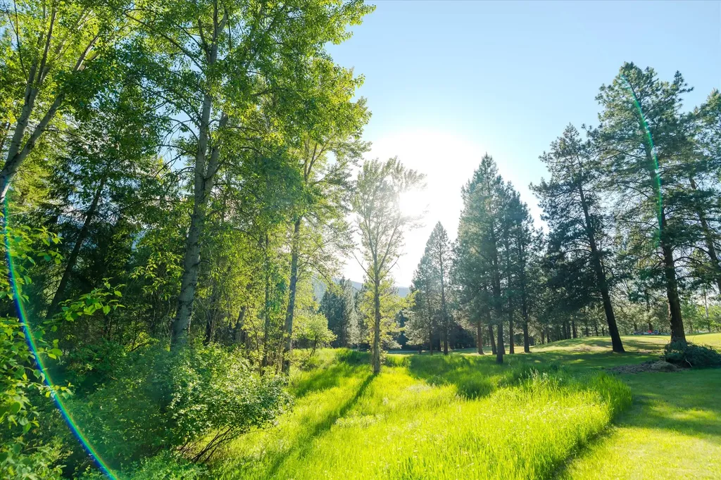 1720 River Road Troy MT 59935