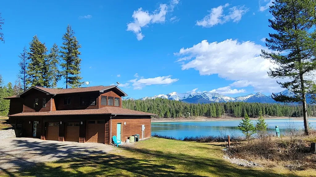 989 Lake Of The Woods Lane Bigfork MT 59911