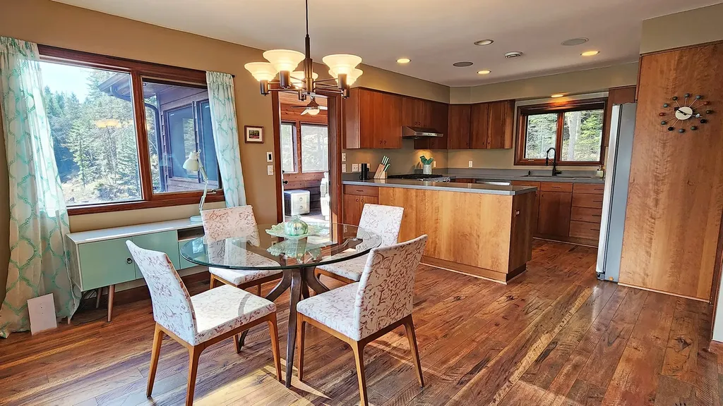 989 Lake Of The Woods Lane Bigfork MT 59911