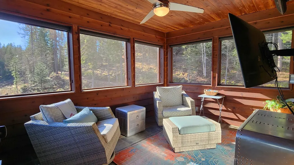 989 Lake Of The Woods Lane Bigfork MT 59911