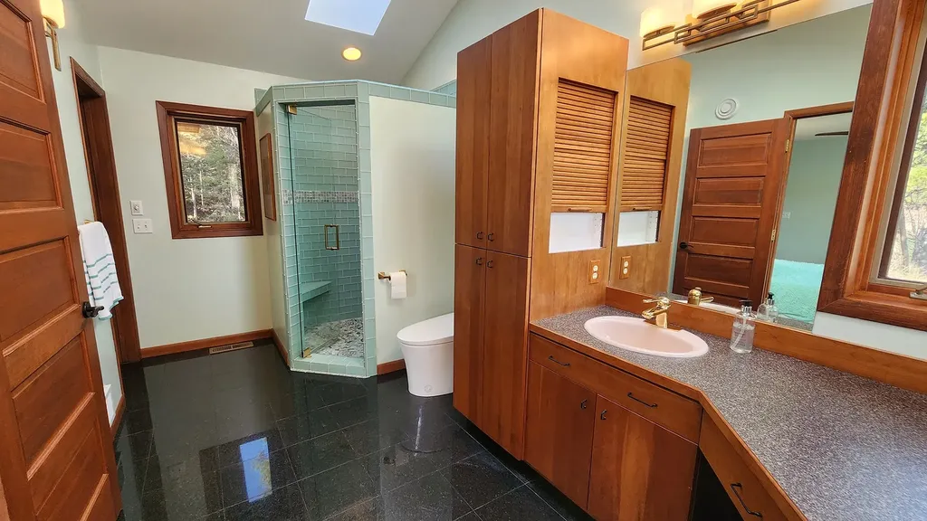 989 Lake Of The Woods Lane Bigfork MT 59911