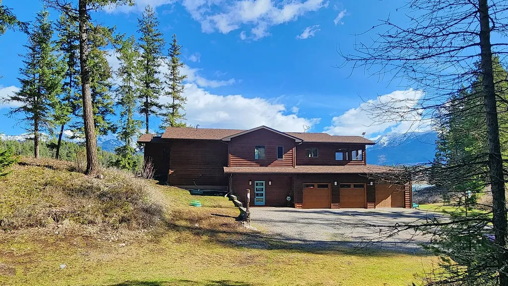989 Lake Of The Woods Lane Bigfork MT 59911