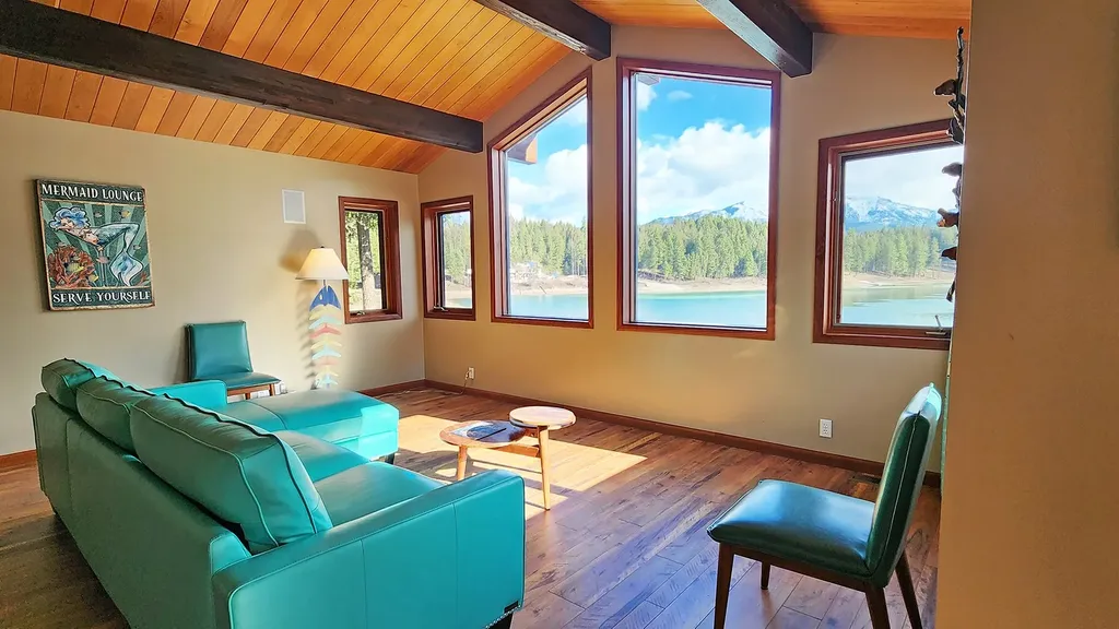 989 Lake Of The Woods Lane Bigfork MT 59911