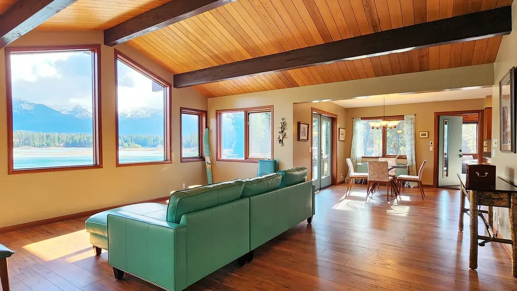 989 Lake Of The Woods Lane Bigfork MT 59911