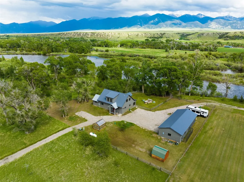 12 Stone Road Silver Star MT 59751