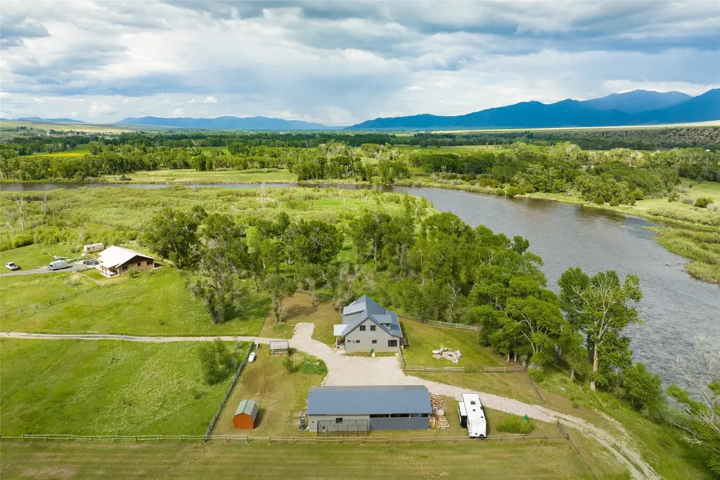 12 Stone Road Silver Star MT 59751