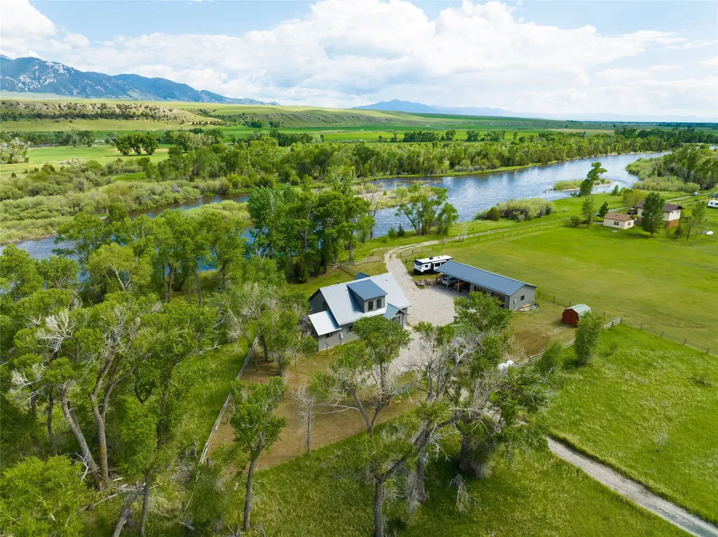 12 Stone Road Silver Star MT 59751