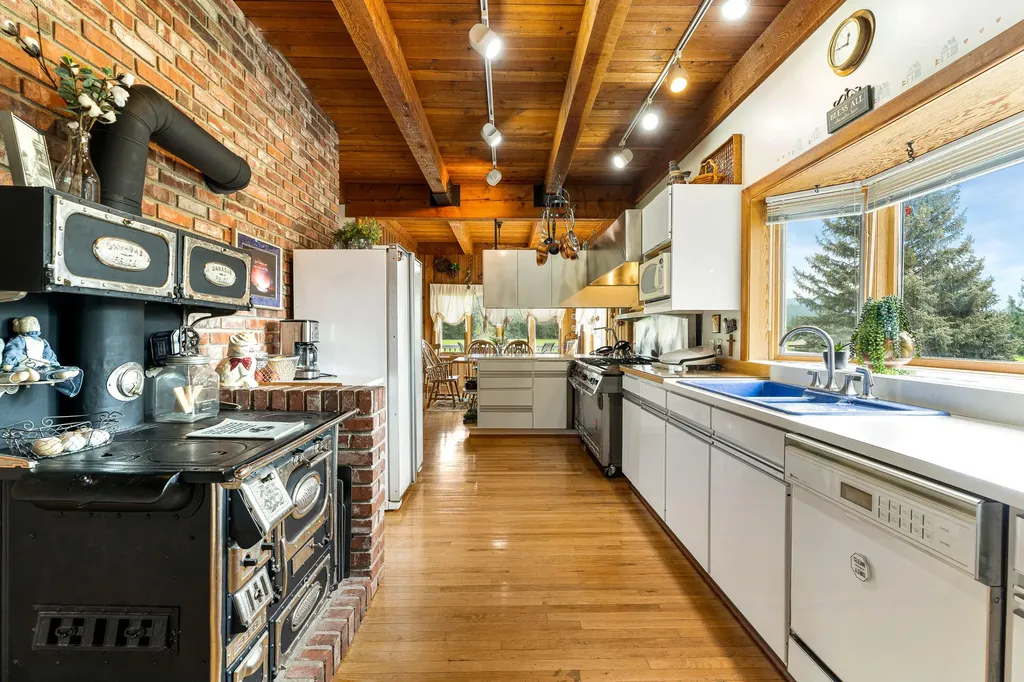 7277 Farm To Market Road Whitefish MT 59937