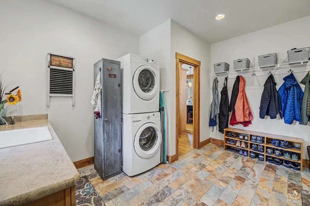 3 Bobcat Court Clancy MT 59634