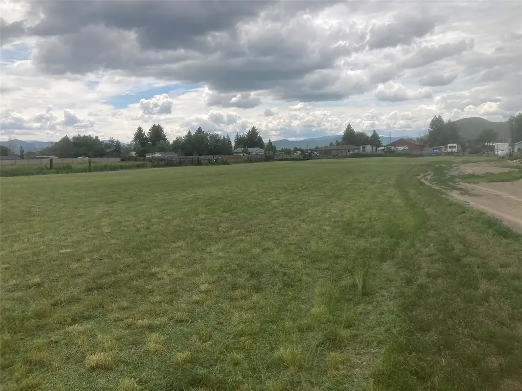 5323 Kerr Drive Helena MT 59602