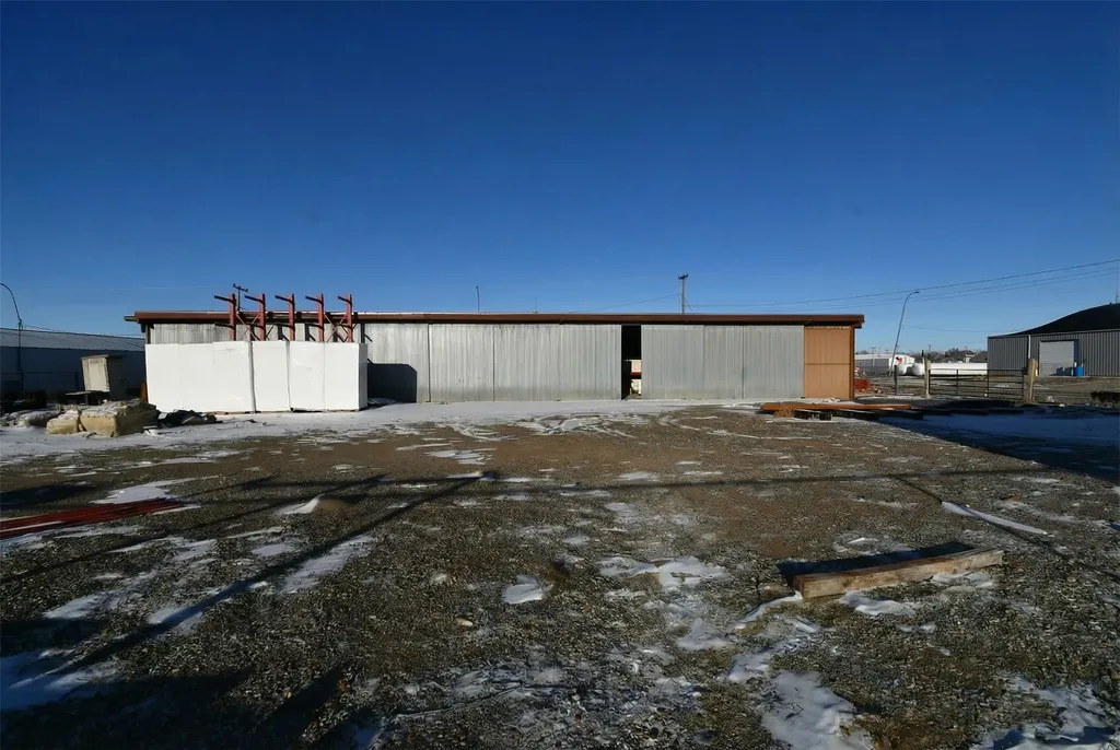 822 N Sargent Street Glendive MT 59330