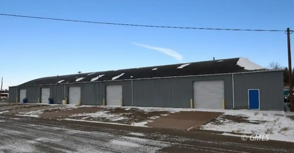 822 N Sargent Street Glendive MT 59330