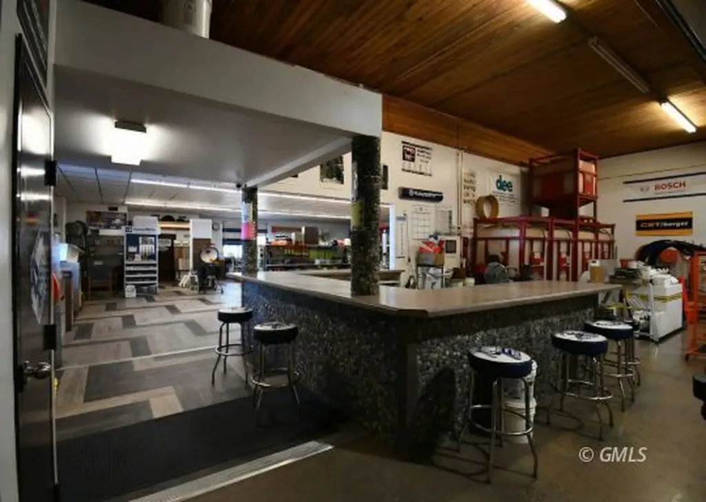 822 N Sargent Street Glendive MT 59330