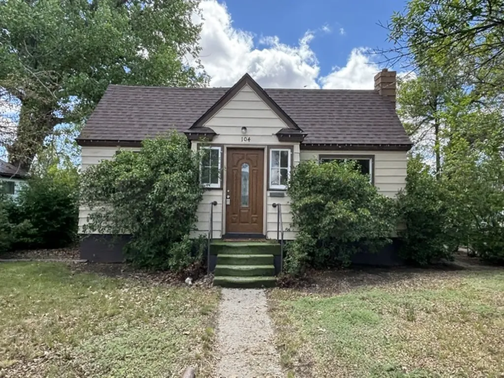 104 E Richland Avenue Shelby MT 59474