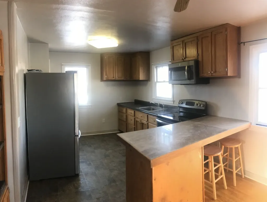 104 E Richland Avenue Shelby MT 59474
