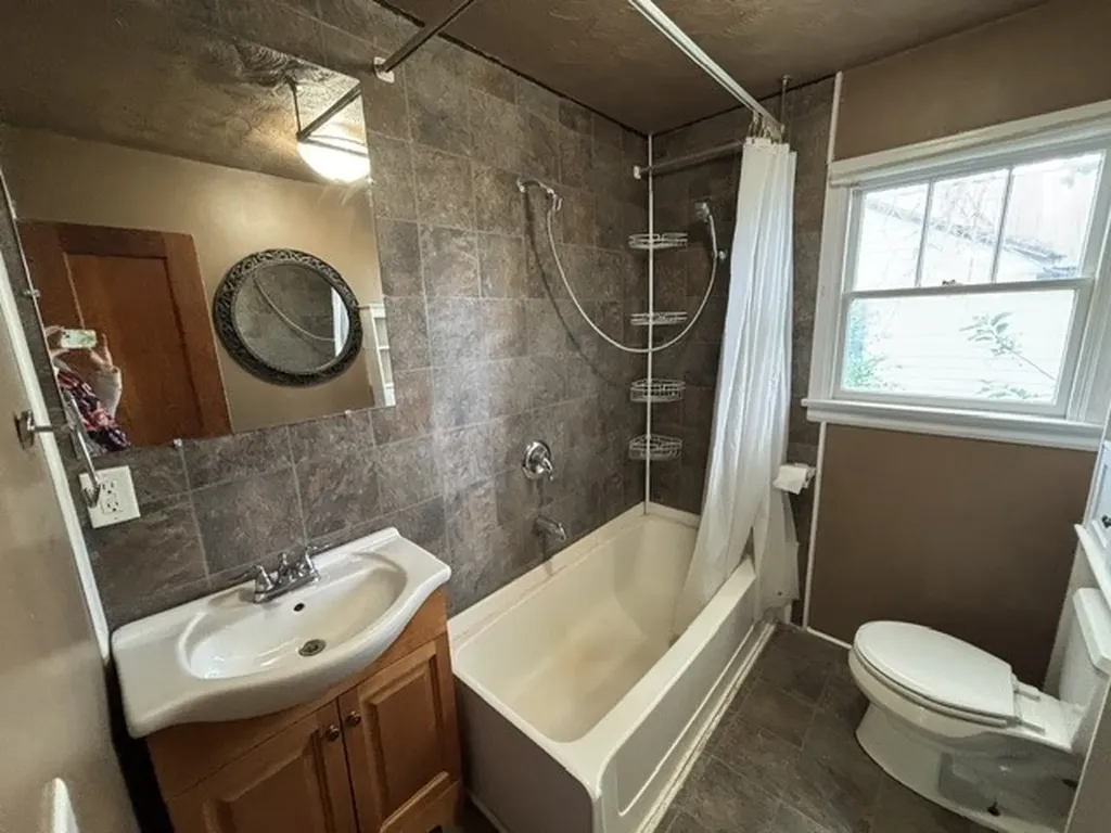 104 E Richland Avenue Shelby MT 59474