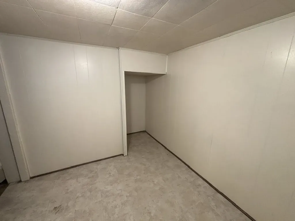 104 E Richland Avenue Shelby MT 59474