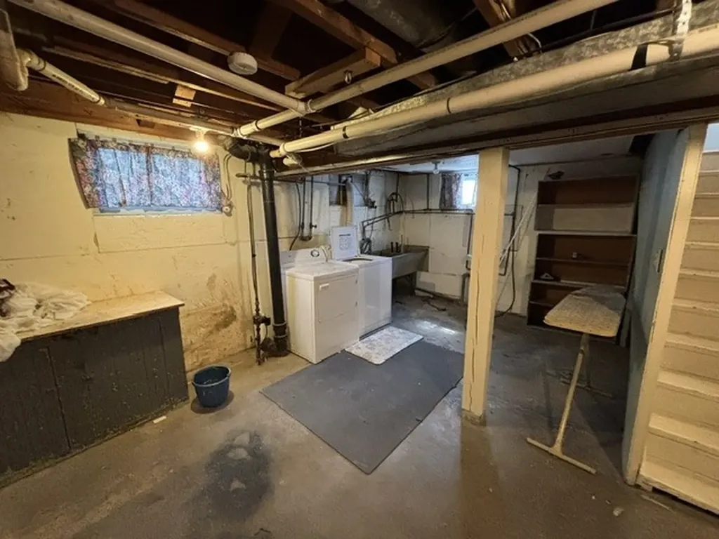 104 E Richland Avenue Shelby MT 59474