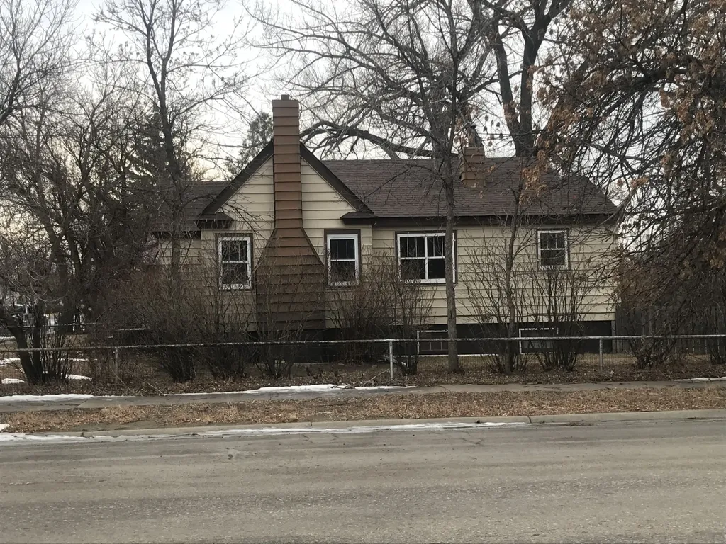 104 E Richland Avenue Shelby MT 59474