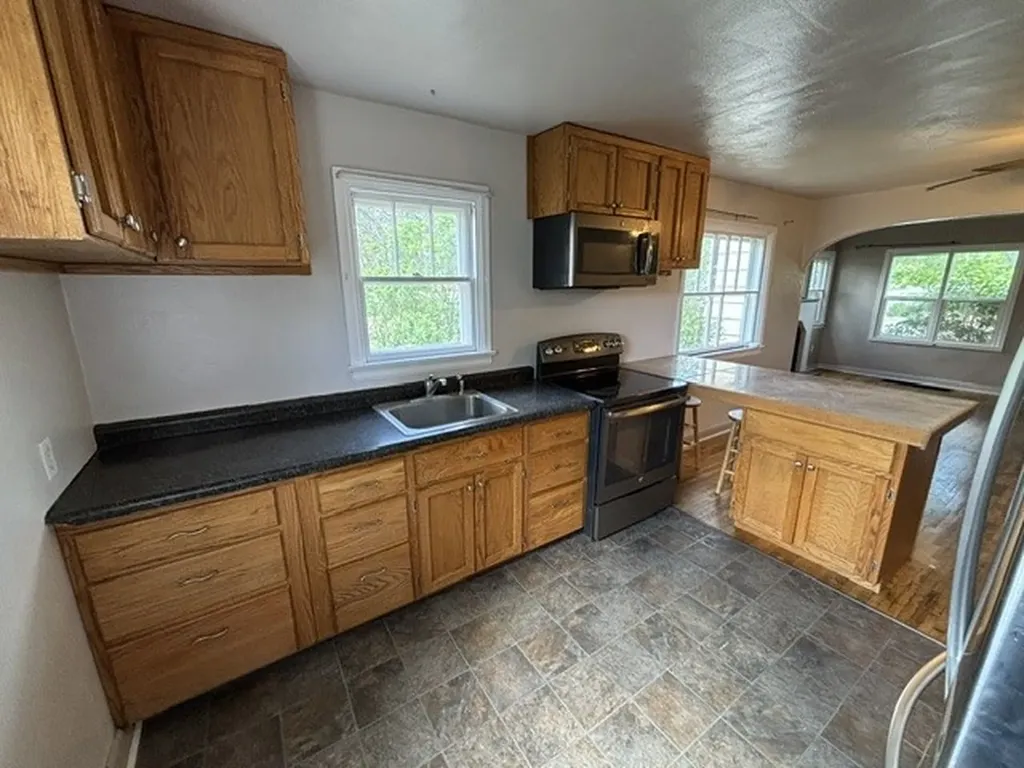 104 E Richland Avenue Shelby MT 59474