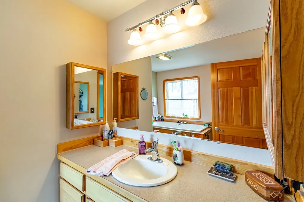 12 Bench Road Whitehall MT 59759