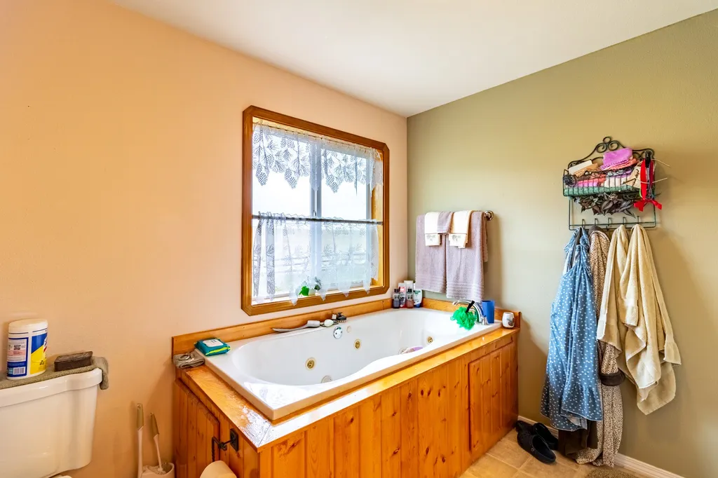 12 Bench Road Whitehall MT 59759