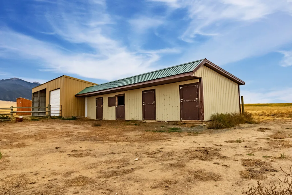 12 Bench Road Whitehall MT 59759