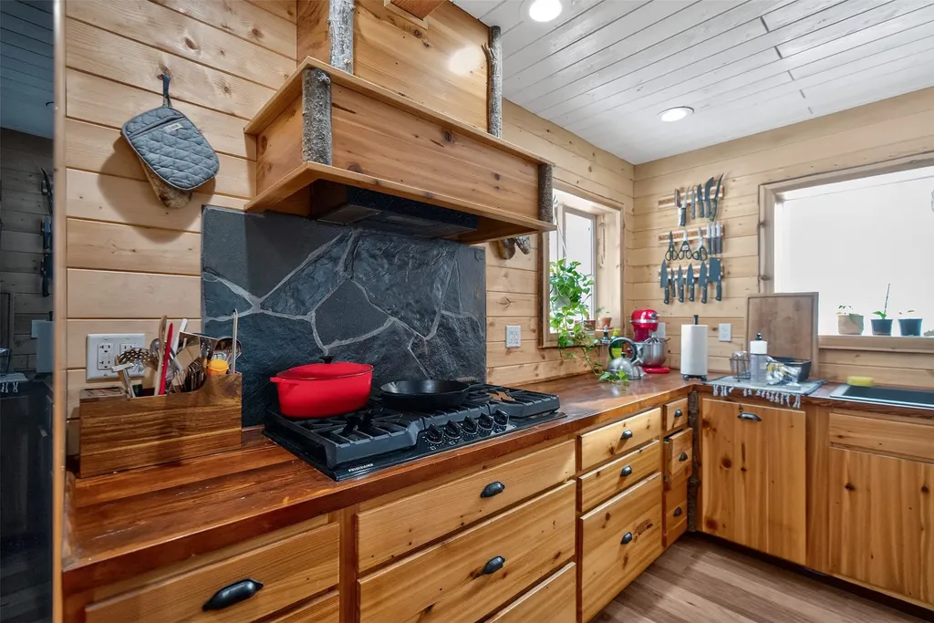 700 Eastside Road Troy MT 59935