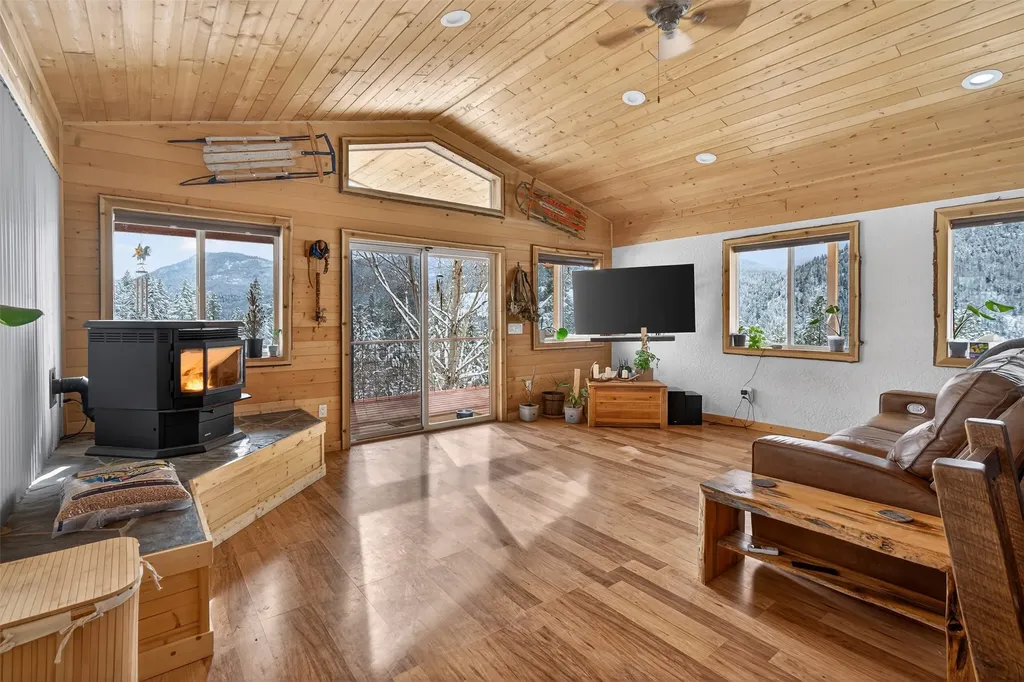 700 Eastside Road Troy MT 59935
