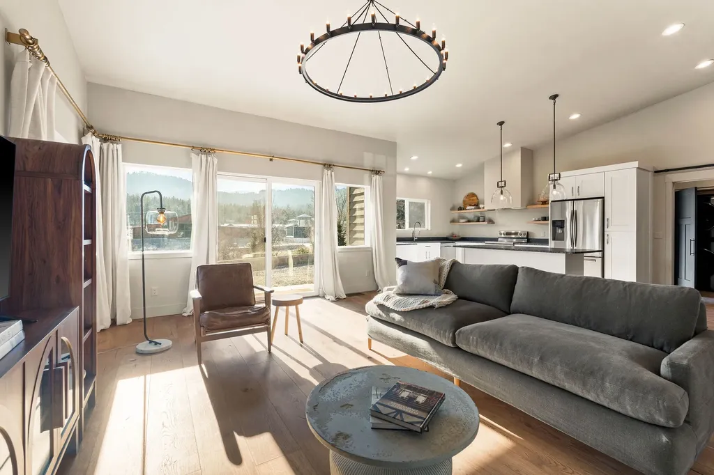 138 Crystal View Court Lakeside MT 59922