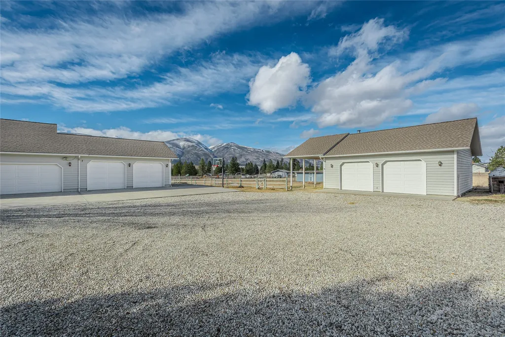 193 Cormoret Loop Florence MT 59833