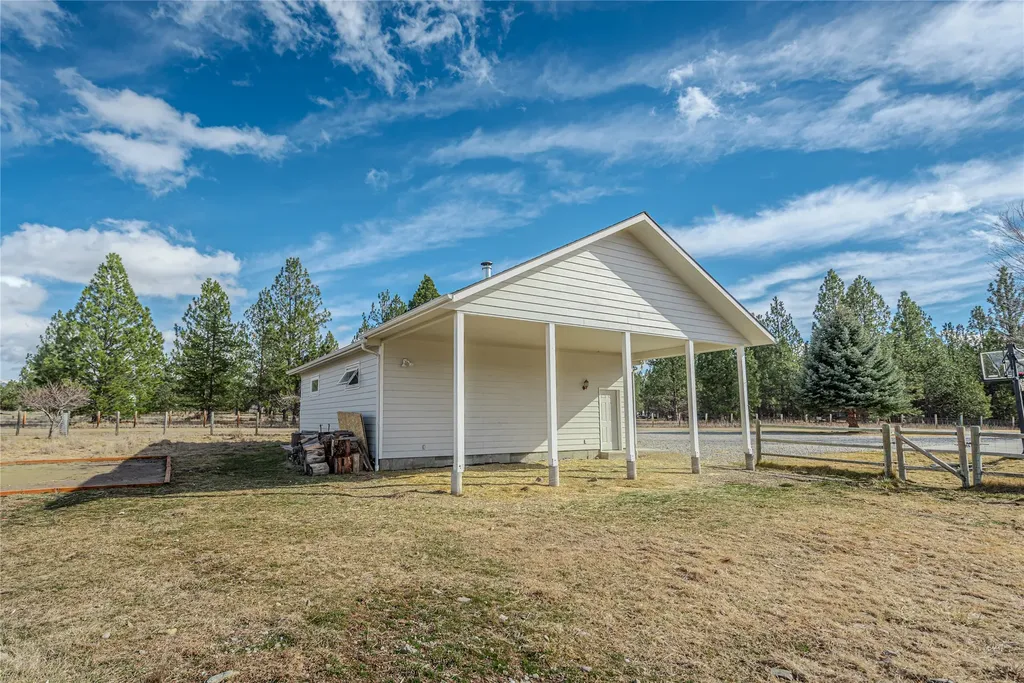 193 Cormoret Loop Florence MT 59833